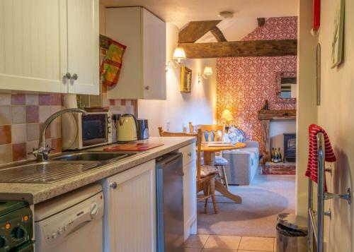 foxglove-kitchen-lounge